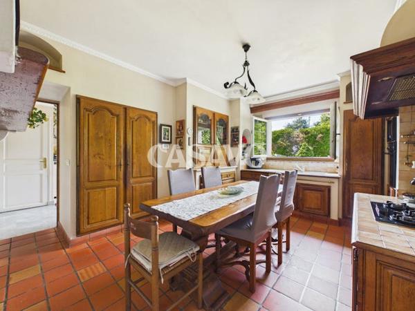 Vente Maison 8 pièces de 180m² - 95200 Sarcelles