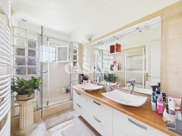 Vente Maison 8 pièces de 180m² - 95200 Sarcelles