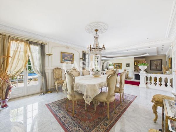 Vente Maison 8 pièces de 180m² - 95200 Sarcelles
