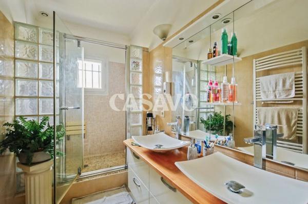 Vente Maison 8 pièces de 180m² - 95200 Sarcelles