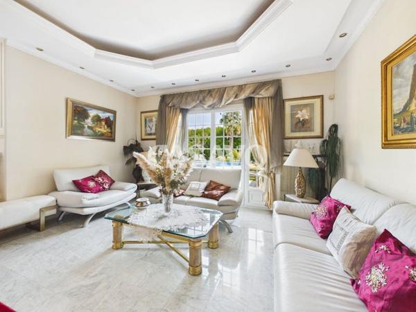 Vente Maison 8 pièces de 180m² - 95200 Sarcelles