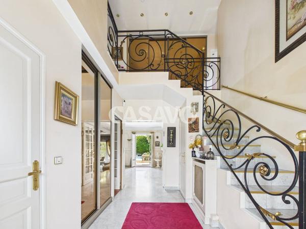 Vente Maison 8 pièces de 180m² - 95200 Sarcelles