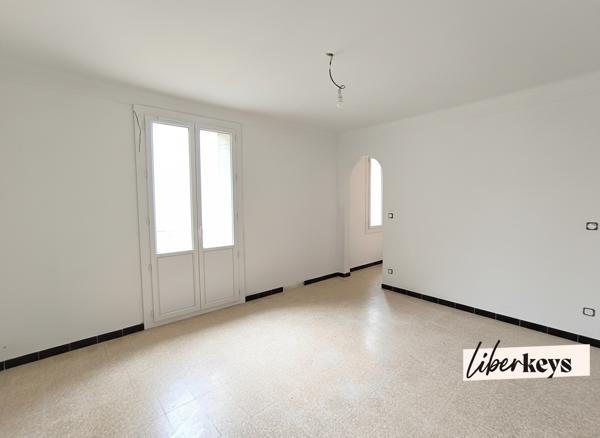 🏢 Immeuble rénové – 2 appartements T3 + garages & caves