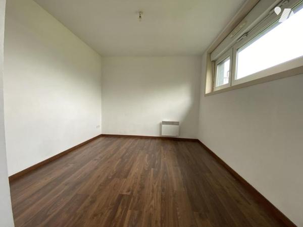 A VENDRE APPARTEMENT T2 EQUIPEE AVEC PARKING SECURISE 