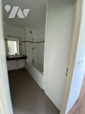 A VENDRE APPARTEMENT T2 EQUIPEE AVEC PARKING SECURISE 