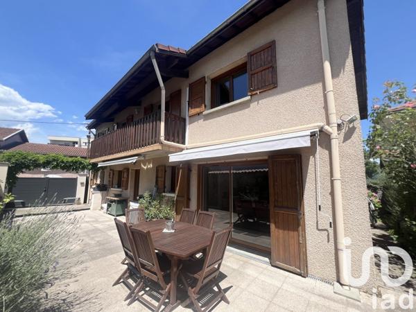 Maison traditionnelle 5 pièces de 137 m² à Échirolles (38130)