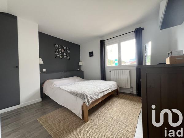 Maison traditionnelle 5 pièces de 137 m² à Échirolles (38130)