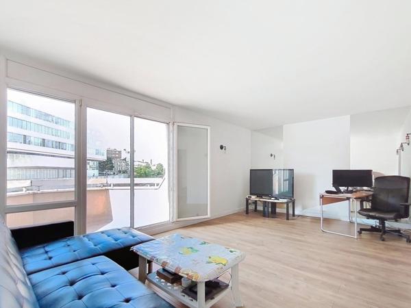 Appartement 4 pièces - dernier étage - Métro 14