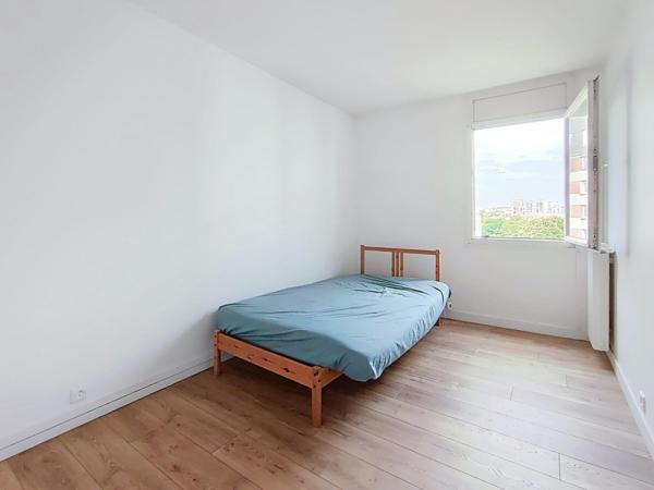 Appartement 4 pièces - dernier étage - Métro 14