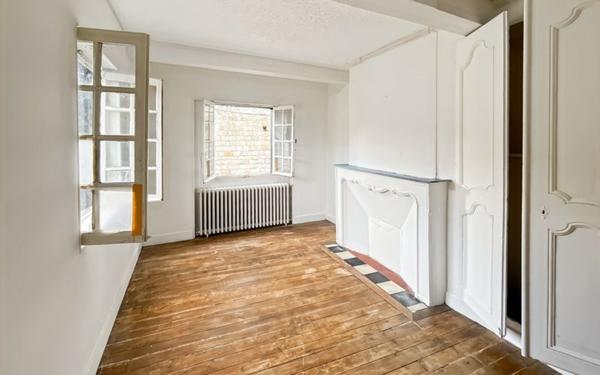 Maison à vendre    4 pièces •  Condom