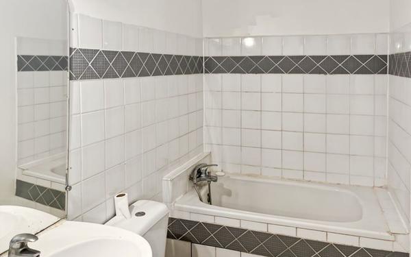 Maison à vendre    4 pièces •  Condom