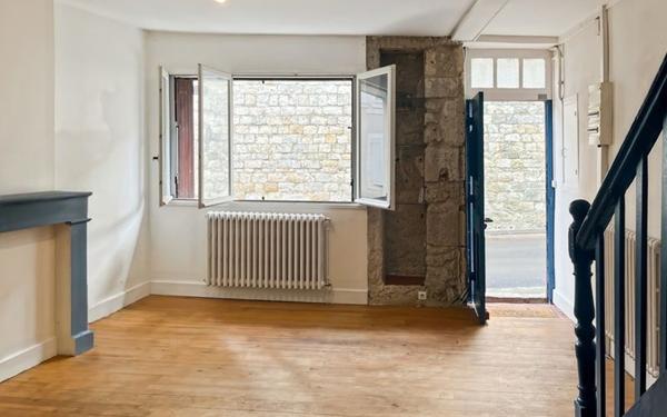 Maison à vendre    4 pièces •  Condom