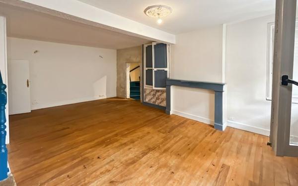 Maison à vendre    4 pièces •  Condom