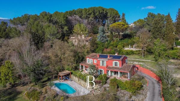 Châteauneuf-Grasse, Maison 7 Chambres -  231 m² à vendre