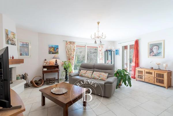 Châteauneuf-Grasse, Maison 7 Chambres -  231 m² à vendre