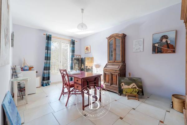 Châteauneuf-Grasse, Maison 7 Chambres -  231 m² à vendre