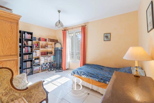 Châteauneuf-Grasse, Maison 7 Chambres -  231 m² à vendre