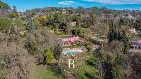 Châteauneuf-Grasse, Maison 7 Chambres -  231 m² à vendre