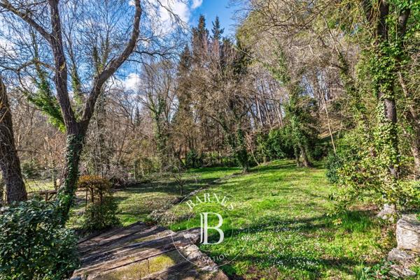 Châteauneuf-Grasse, Maison 7 Chambres -  231 m² à vendre