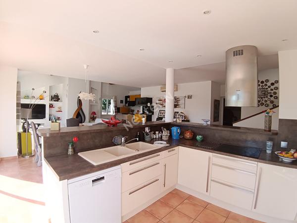 Maison indépendante T5 de 150 m² sur une parcelle de 556 m²