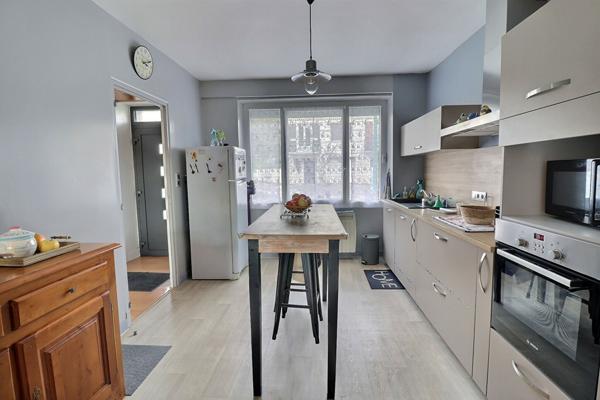 Maison de 107 m2 avec une dépendance de 220m2