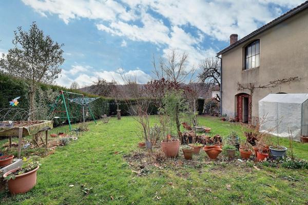 Maison de 107 m2 avec une dépendance de 220m2