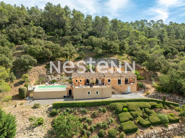 A VENDRE VIDAUBAN - Maison DE 215m²- piscine à débordement - vue panoramique