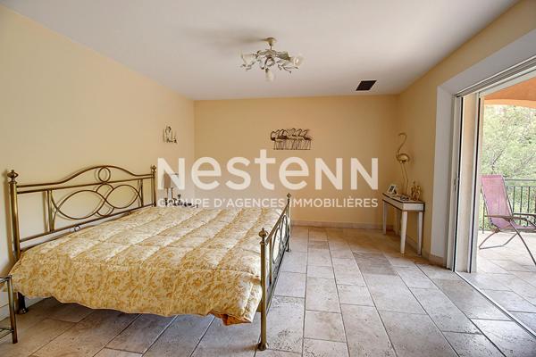 A VENDRE VIDAUBAN - Maison DE 215m²- piscine à débordement - vue panoramique