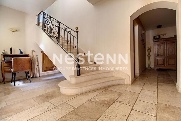 A VENDRE VIDAUBAN - Maison DE 215m²- piscine à débordement - vue panoramique