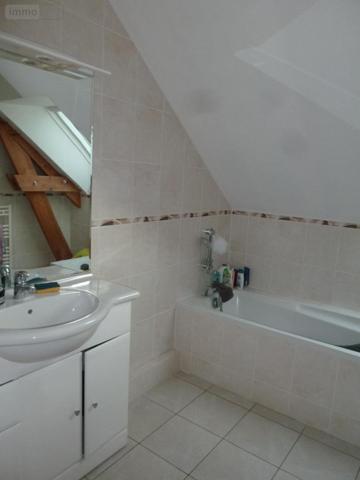 Maison à louer à La Chapelle-Rainsouin en Mayenne (53150), ref : 53004-L390