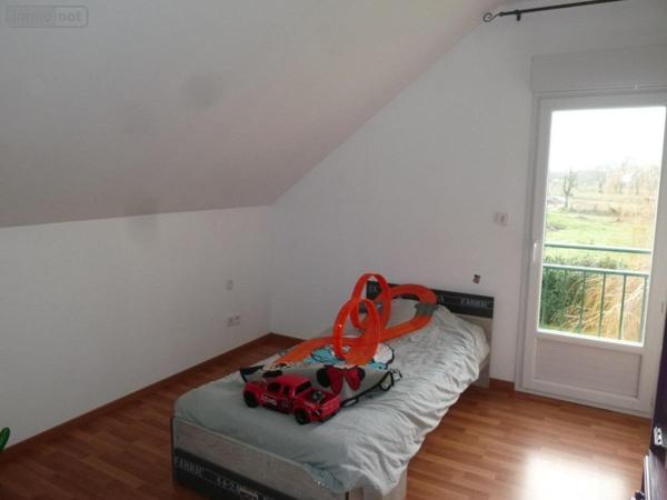 Maison à louer à La Chapelle-Rainsouin en Mayenne (53150), ref : 53004-L390