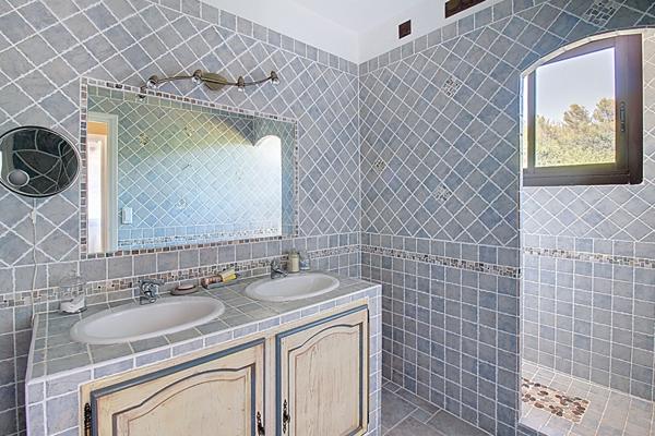 A VENDRE ! Villa Draguignan 7 pièces 160 m² sur un terrain de 5065 m² avec piscine