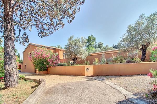 A VENDRE ! Villa Draguignan 7 pièces 160 m² sur un terrain de 5065 m² avec piscine