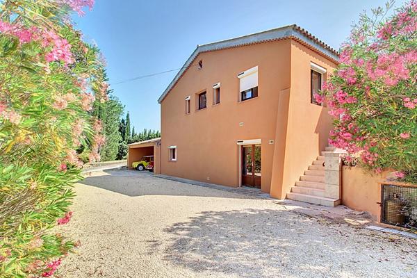 A VENDRE ! Villa Draguignan 7 pièces 160 m² sur un terrain de 5065 m² avec piscine