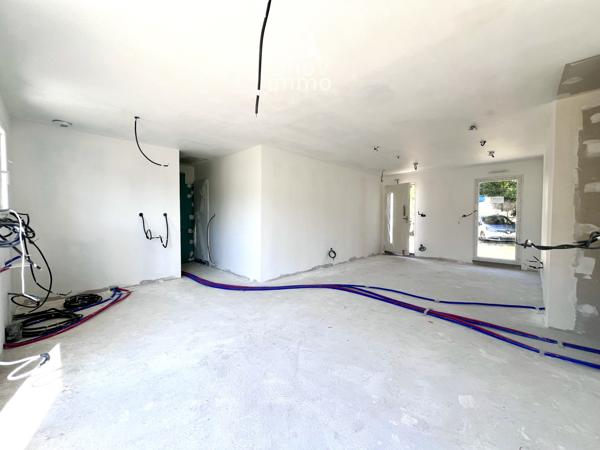 Maison
                                                                                                                                                                                                                                                                                                                        5 pièce(s)                                                                                                                                                                                                          4 chambre(s)                                                                                                                                                                                                          90  m²