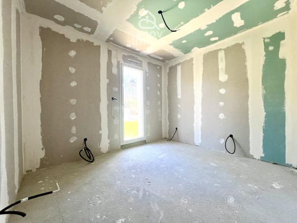 Maison
                                                                                                                                                                                                                                                                                                                        5 pièce(s)                                                                                                                                                                                                          4 chambre(s)                                                                                                                                                                                                          90  m²
