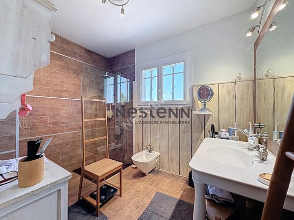 Maison Camaret-sur-aigues 6 pièce(s) d'environ 127m² habitables