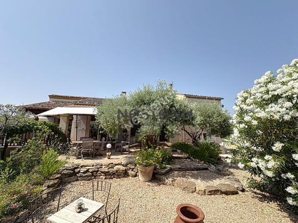 Maison Camaret-sur-aigues 6 pièce(s) d'environ 127m² habitables