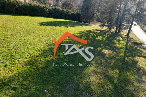 Vente Terrain 828 m2 à Saint-Chamond