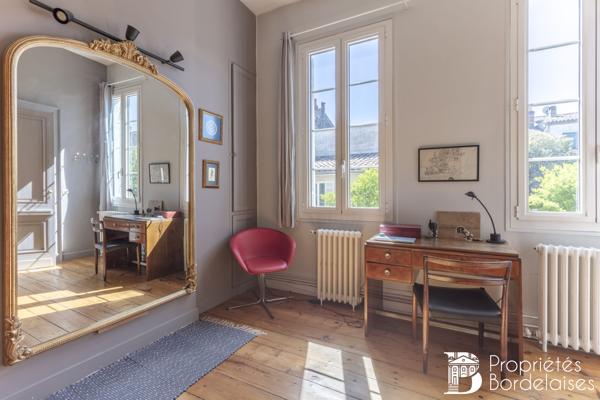 Bordeaux centre, Magnifique maison en pierre 163 m² avec jardin, piscine