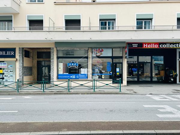 LOCAL COMMERCIAL A VENDRE