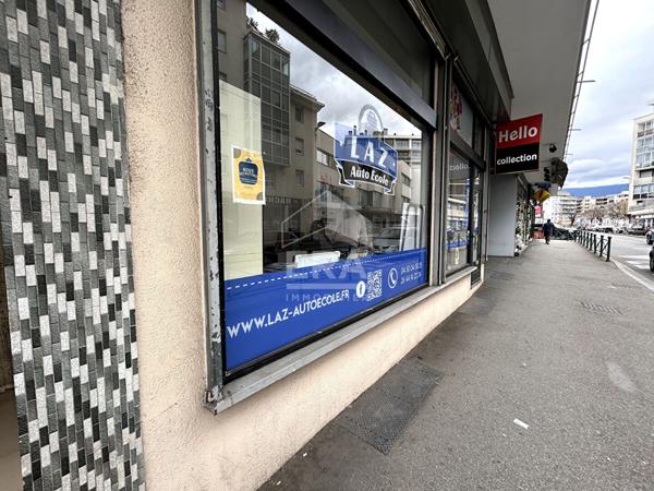 LOCAL COMMERCIAL A VENDRE