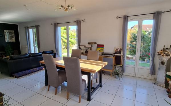 Maison à vendre    5 pièces •  Ousse