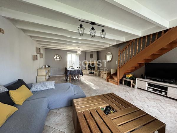 En exclusivité, secteur beauvoir sur niort, maison en pierre, 3 chambres, garage et jardin.