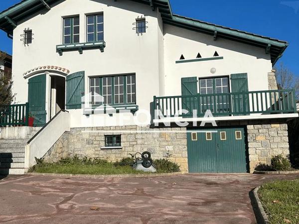 Location Maison 5 pièces 192.98 m² - 36 RUE JEAN FOURCADE Urrugne 64122
