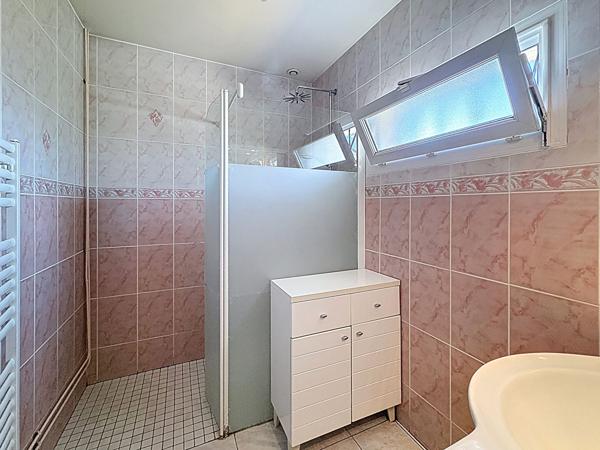 Longué-Jumelles - Maison de charme avec dépendance sur un magnifique terrain paysagé de 2 406 m²