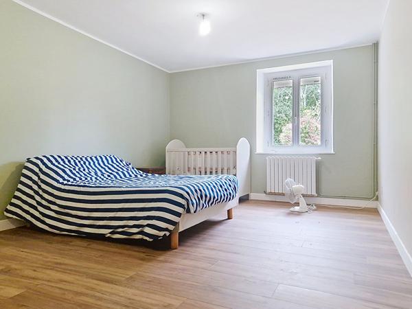 Longué-Jumelles - Maison de charme avec dépendance sur un magnifique terrain paysagé de 2 406 m²