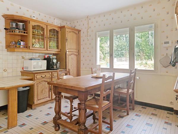Longué-Jumelles - Maison de charme avec dépendance sur un magnifique terrain paysagé de 2 406 m²