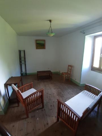 ST PRIVAT maison de village de Type 2 bis