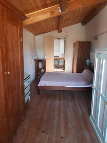 ST PRIVAT maison de village de Type 2 bis